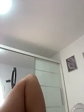 Snapshot of HotLivv69 chatting on 10.16.25 HotLivv69 online show from 10.16.25