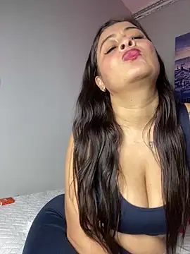 Snapshot of Lili__taylor chatting on 02.13.25 Lili taylor online show from 02.13.25