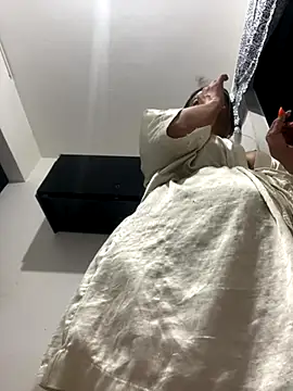 Snapshot of Lili__taylor chatting on 10.19.25 Lili taylor online show from 10.19.25