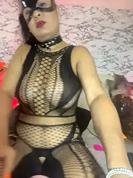 Snapshot of Lili__taylor chatting on 10.31.25 Lili taylor online show from 10.31.25