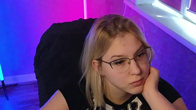 HotBrandyX online show from 03.03.25