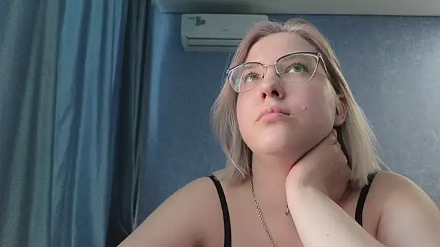 HotBrandyX online show from 03.15.26