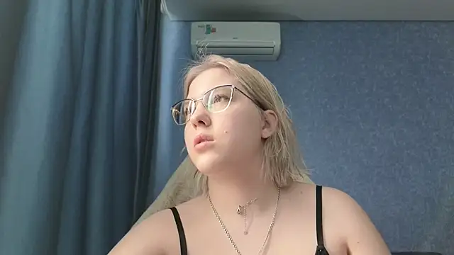 HotBrandyX online show from 03.16.26