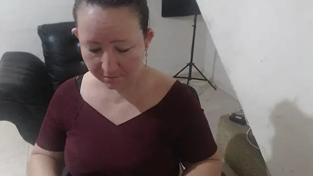 Snapshot of Yohis_Kiut25 chatting on 10.30.25 Yohis Kiut25 online show from 10.30.25