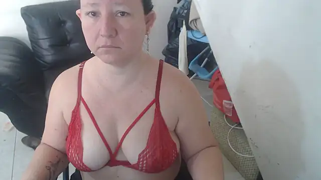 Snapshot of Yohis_Kiut25 chatting on 11.15.25 Yohis Kiut25 online show from 11.15.25