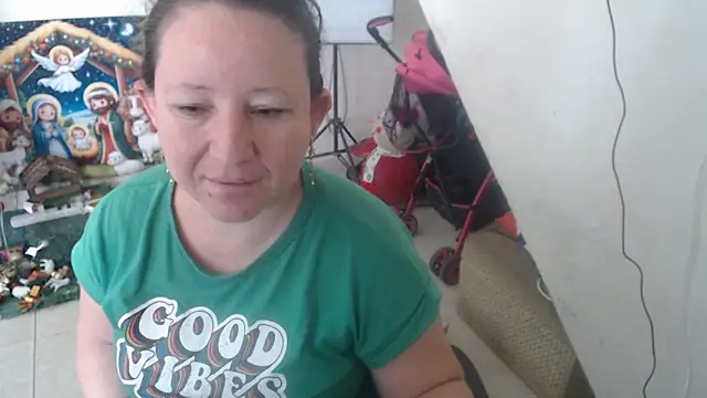 Snapshot of Yohis_Kiut25 chatting on 11.25.25 Yohis Kiut25 online show from 11.25.25