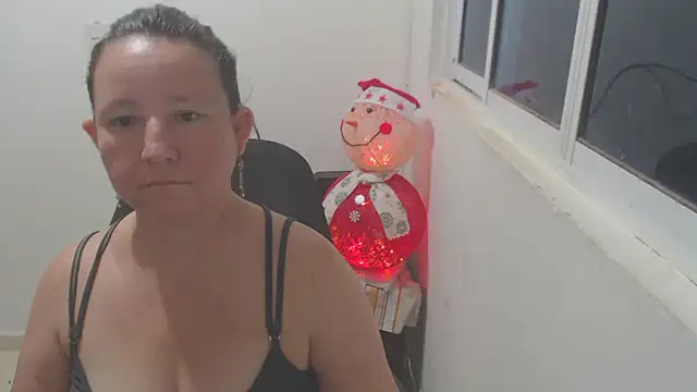 Snapshot of Yohis_Kiut25 chatting on 12.15.25 Yohis Kiut25 online show from 12.15.25