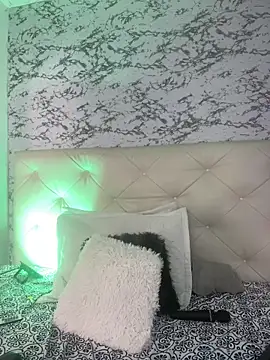 viktoria davis  online show from 02.23.25