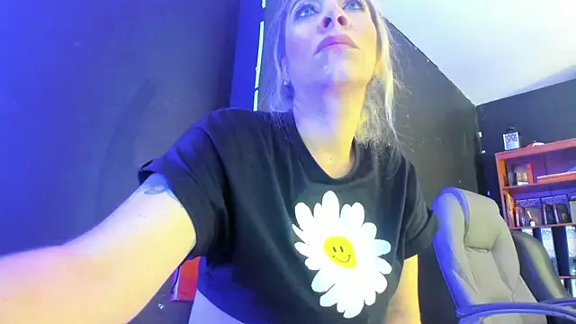 viktoria davis  online show from 03.10.25