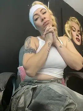 viktoria davis  online show from 10.02.25