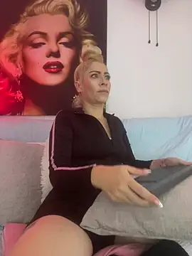 Snapshot of viktoria_davis_ chatting on 06.04.26 viktoria davis online show from 06.04.26