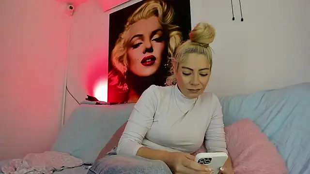 Snapshot of viktoria_davis_ chatting on 06.14.26 viktoria davis online show from 06.14.26
