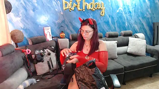 Snapshot of sachaclinford chatting on 10.28.25 sachaclinford online show from 10.28.25