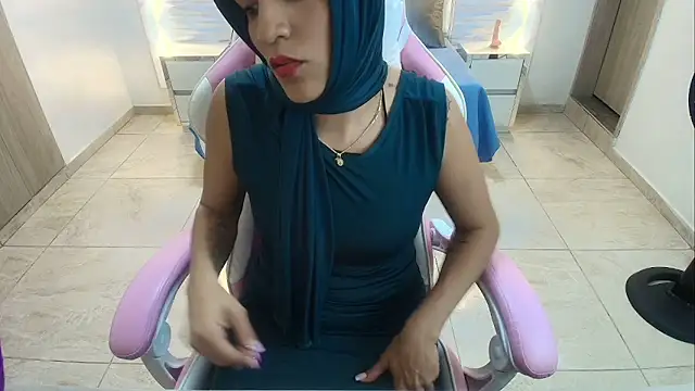 Snapshot of Zulema_hamdi chatting on 02.03.25 Zulema hamdi online show from 02.03.25