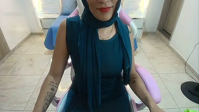 Snapshot of Zulema_hamdi chatting on 02.08.25 Zulema hamdi online show from 02.08.25