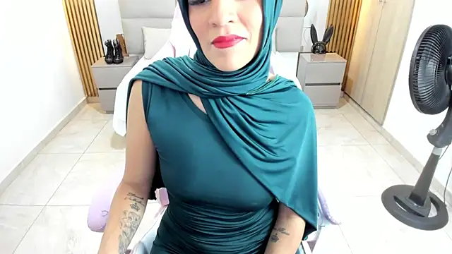 Snapshot of Zulema_hamdi chatting on 02.11.25 Zulema hamdi online show from 02.11.25