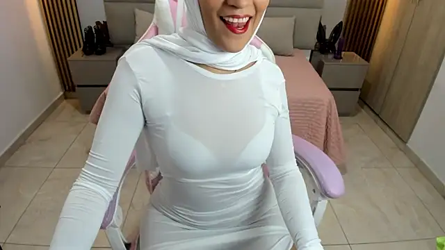 Snapshot of Zulema_hamdi chatting on 03.04.25 Zulema hamdi online show from 03.04.25