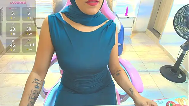 Snapshot of Zulema_hamdi chatting on 03.05.25 Zulema hamdi online show from 03.05.25