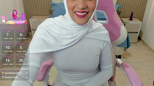 Snapshot of Zulema_hamdi chatting on 03.22.25 Zulema hamdi online show from 03.22.25