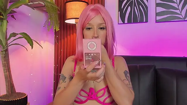 Snapshot of Georgina_caruso chatting on 02.07.26 Georgina caruso online show from 02.07.26