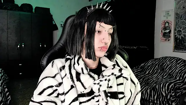 roxy toxic online show from 12.16.25