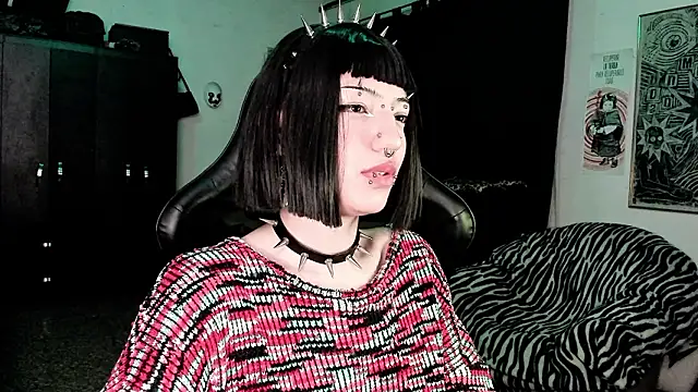 Snapshot of roxy_toxic chatting on 02.03.26 roxy toxic online show from 02.03.26