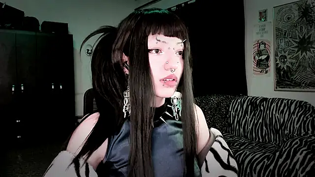 Snapshot of roxy_toxic chatting on 03.06.26 roxy toxic online show from 03.06.26