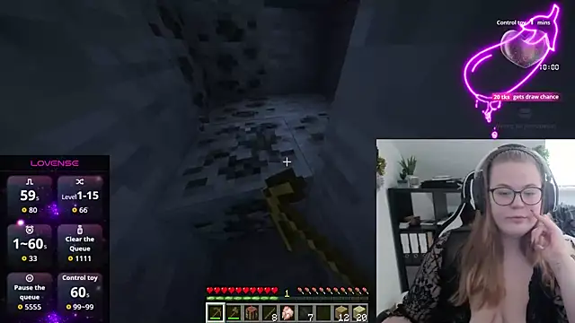 EveBaker04 online show from 09.28.25