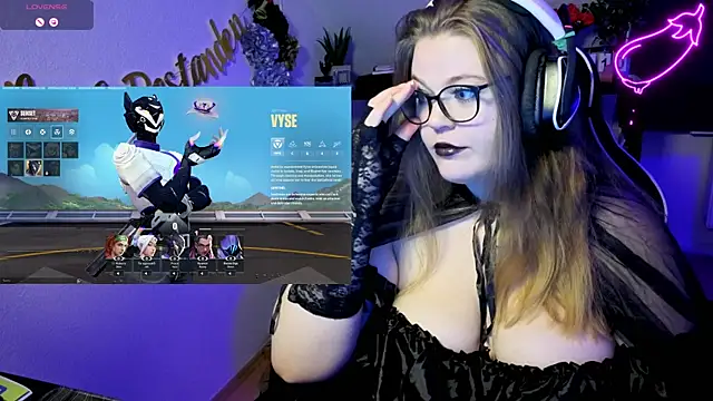 EveBaker04 online show from 10.20.25