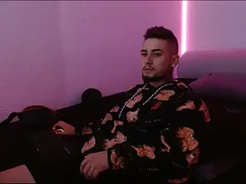 Snapshot of Lliam_2 chatting on 01.20.25 Lliam 2 online show from 01.20.25