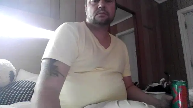 Snapshot of yourcourage1 chatting on 10.04.25 yourcourage1 online show from 10.04.25