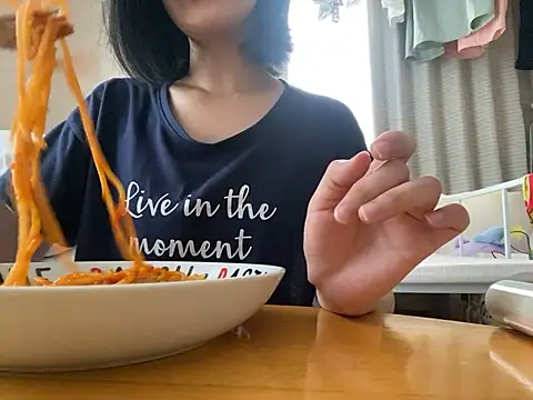 Snapshot of riri_riri_jp chatting on 09.21.25 riri riri jp online show from 09.21.25