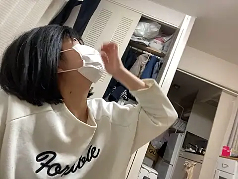 Snapshot of riri_riri_jp chatting on 10.14.25 riri riri jp online show from 10.14.25