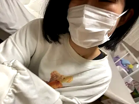 Snapshot of riri_riri_jp chatting on 10.23.25 riri riri jp online show from 10.23.25