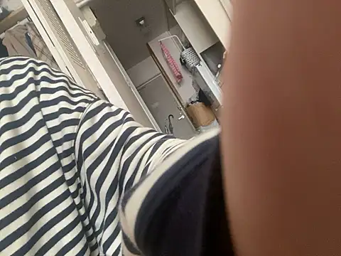 Snapshot of riri_riri_jp chatting on 11.03.25 riri riri jp online show from 11.03.25