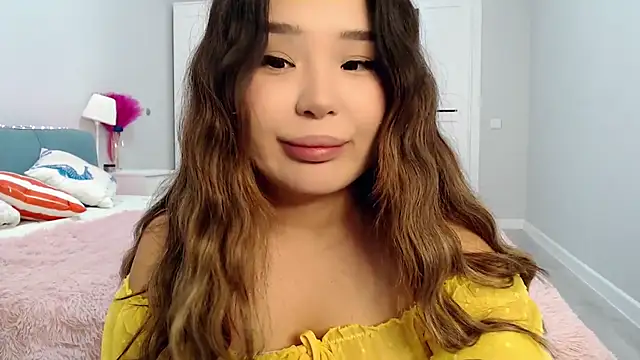 Snapshot of Minamin_20 chatting on 09.13.25 Minamin 20 online show from 09.13.25