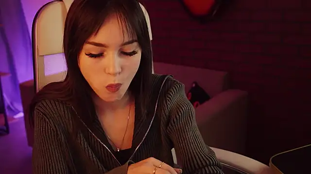 DakotaaJohnnson online show from 03.21.25