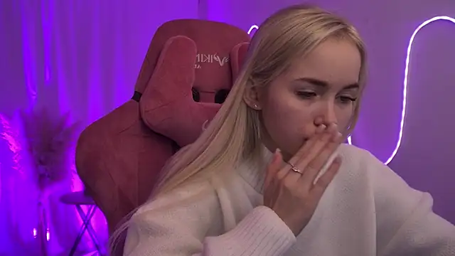 DakotaaJohnnson online show from 12.15.25