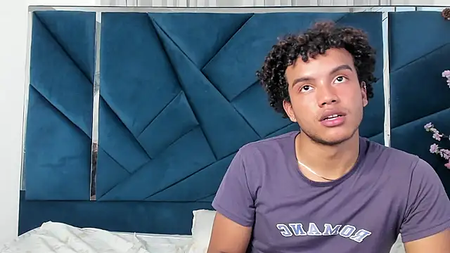 Snapshot of DanteAndKyle chatting on 01.21.25 DanteAndKyle online show from 01.21.25