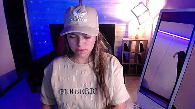 Snapshot of Kitten_Cam chatting on 11.07.25 Kitten Cam online show from 11.07.25