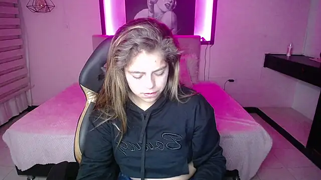 Snapshot of Kitten_Cam chatting on 11.11.25 Kitten Cam online show from 11.11.25