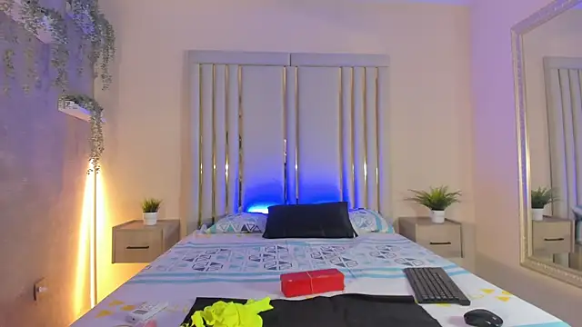 Liincostelloo online show from 02.13.25