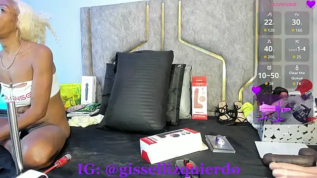 Snapshot of Liincostelloo chatting on 05.26.26 Liincostelloo online show from 05.26.26