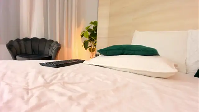 EllaWhiteX online show from 05.22.26