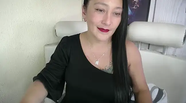 Snapshot of JULIANAWET69 chatting on 01.02.25 JULIANAWET69 online show from 01.02.25