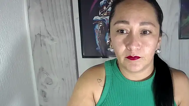 Snapshot of JULIANAWET69 chatting on 10.16.25 JULIANAWET69 online show from 10.16.25