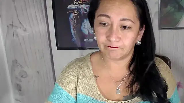 Snapshot of JULIANAWET69 chatting on 10.22.25 JULIANAWET69 online show from 10.22.25