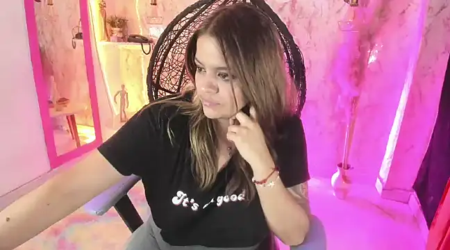 victoria  floyd online show from 02.27.25