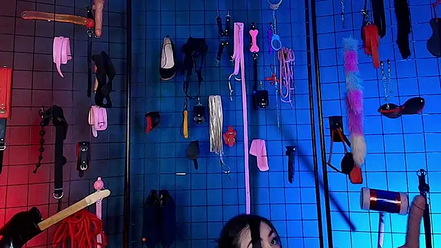 lucy queensss online show from 12.04.25