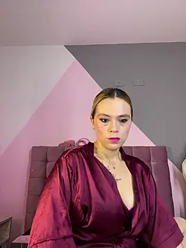 RayaCarr  online show from 12.18.25